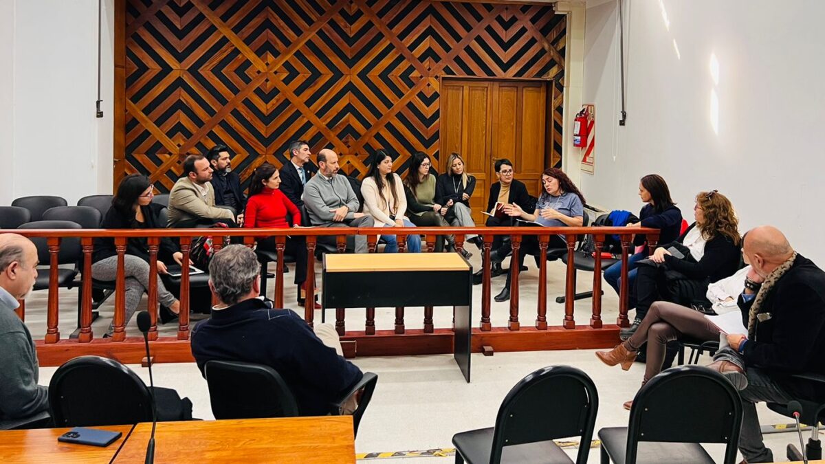 Reunión mantenida con magistrados locales.