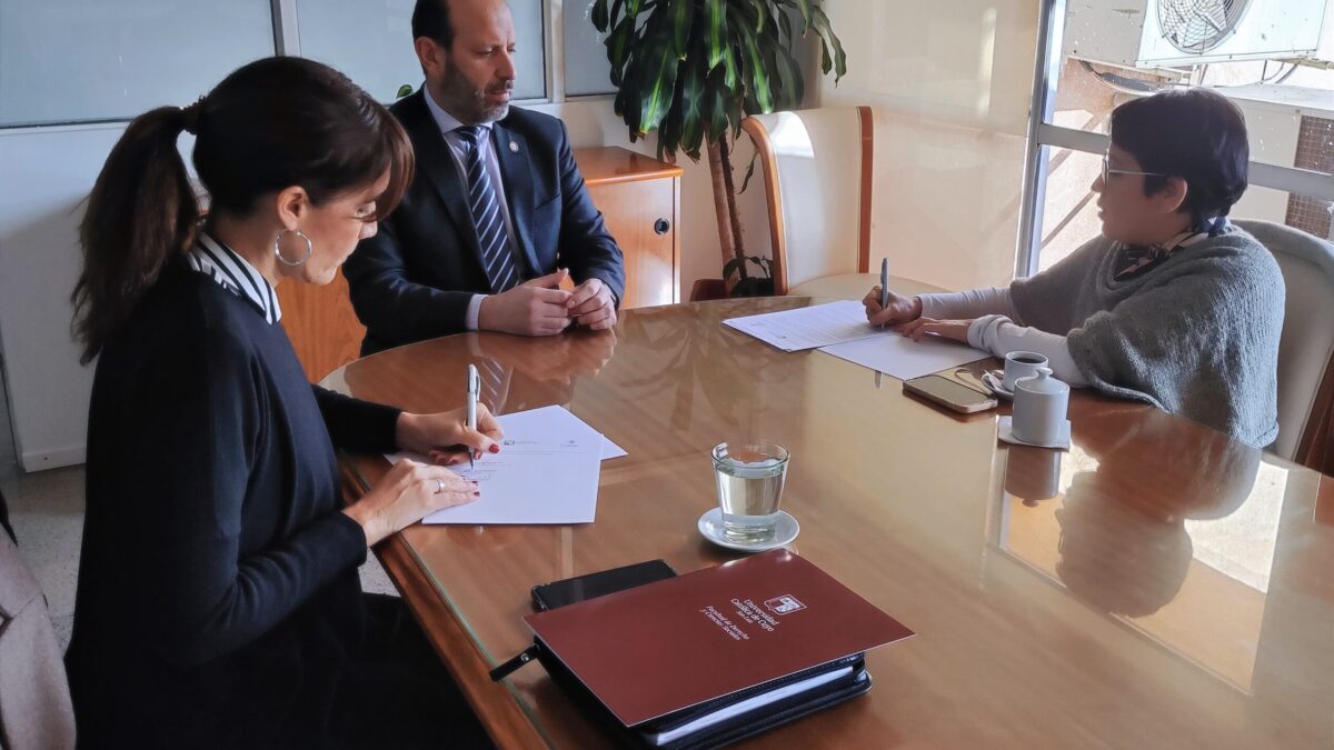 Diplomatura de Acceso a Justicia: firma de convenio y descuento del 20% para matriculados del CAPSL