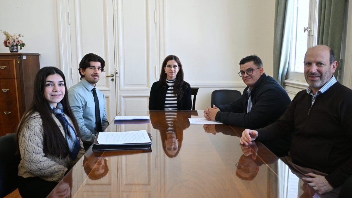 Jóvenes profesionales se incorporan al Programa de Práctica Forense 2026